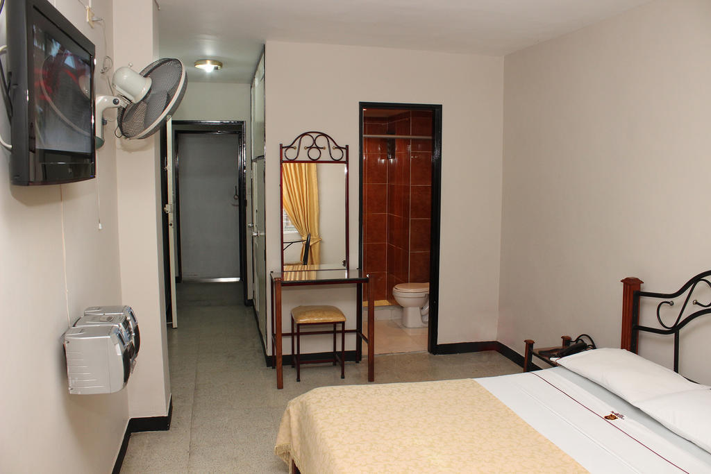 Hotel Normandia Medellin Exterior photo